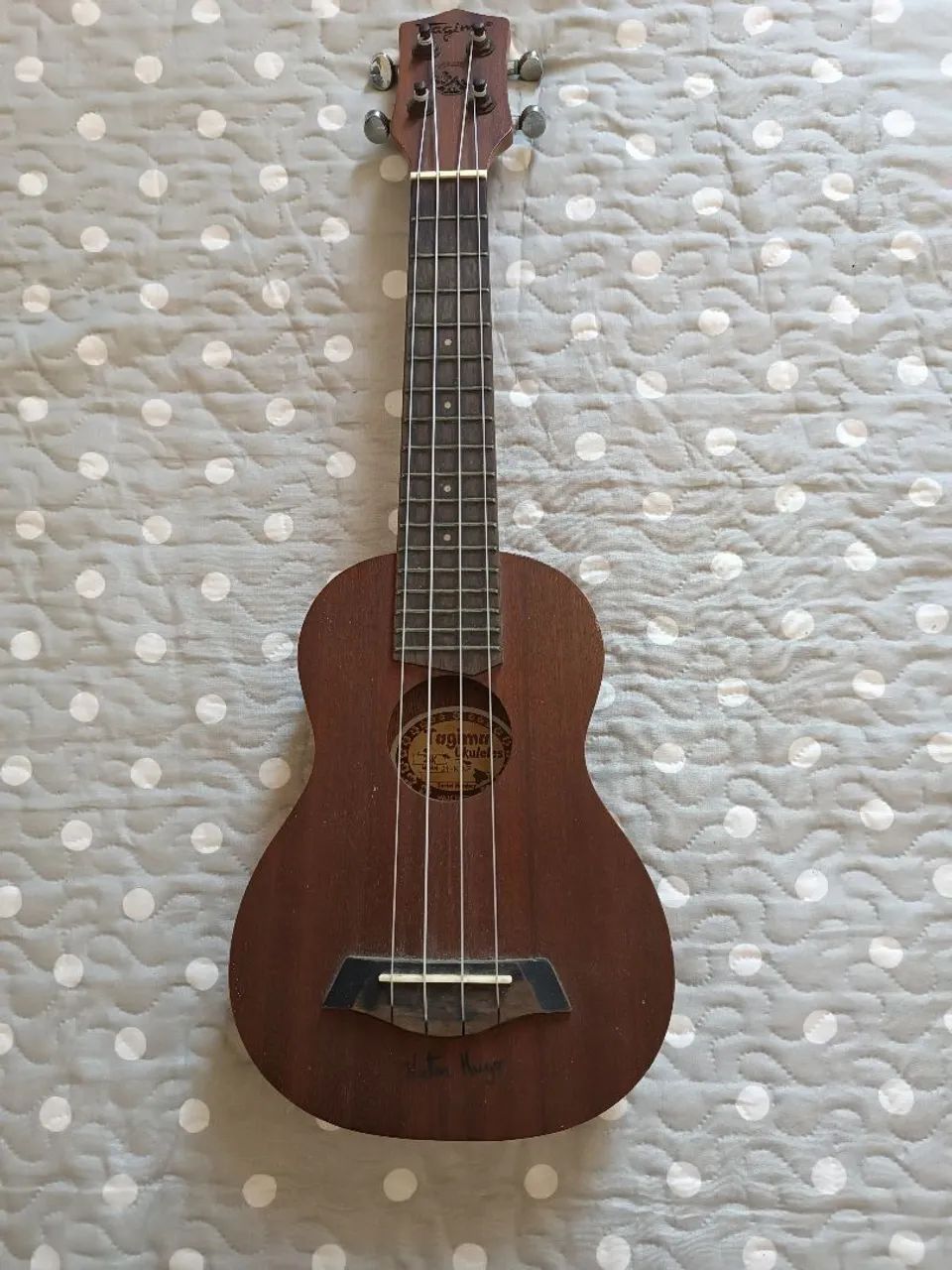 Ukulele Tagima Marrom