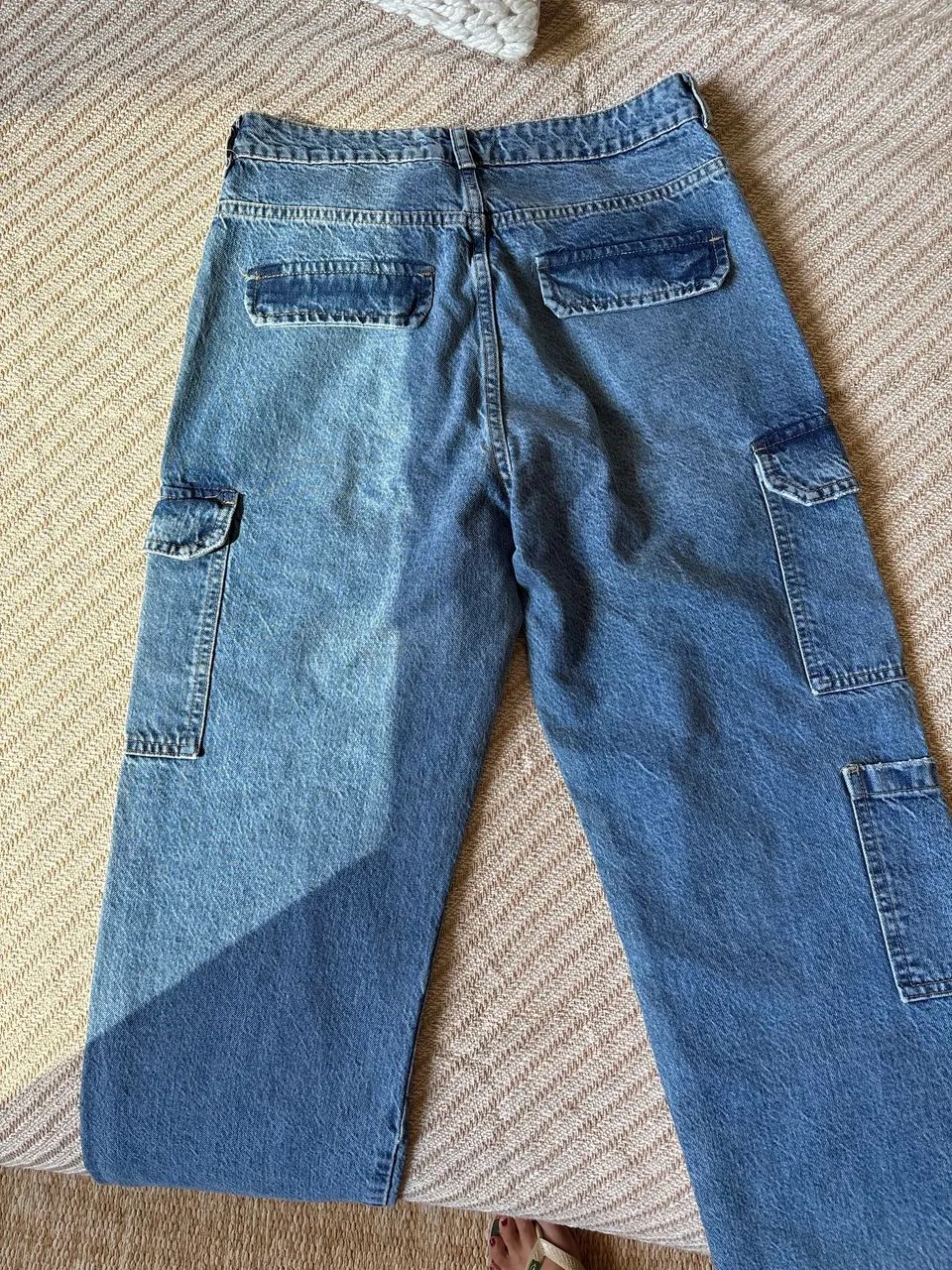 Calça ZARA jeans cargo reta (straight) com bolsos - Foto 3
