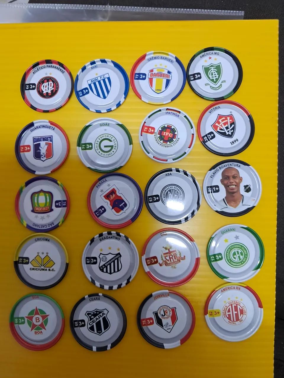 20 tazos diversos do campeonato brasileiro  2012 - Foto 2