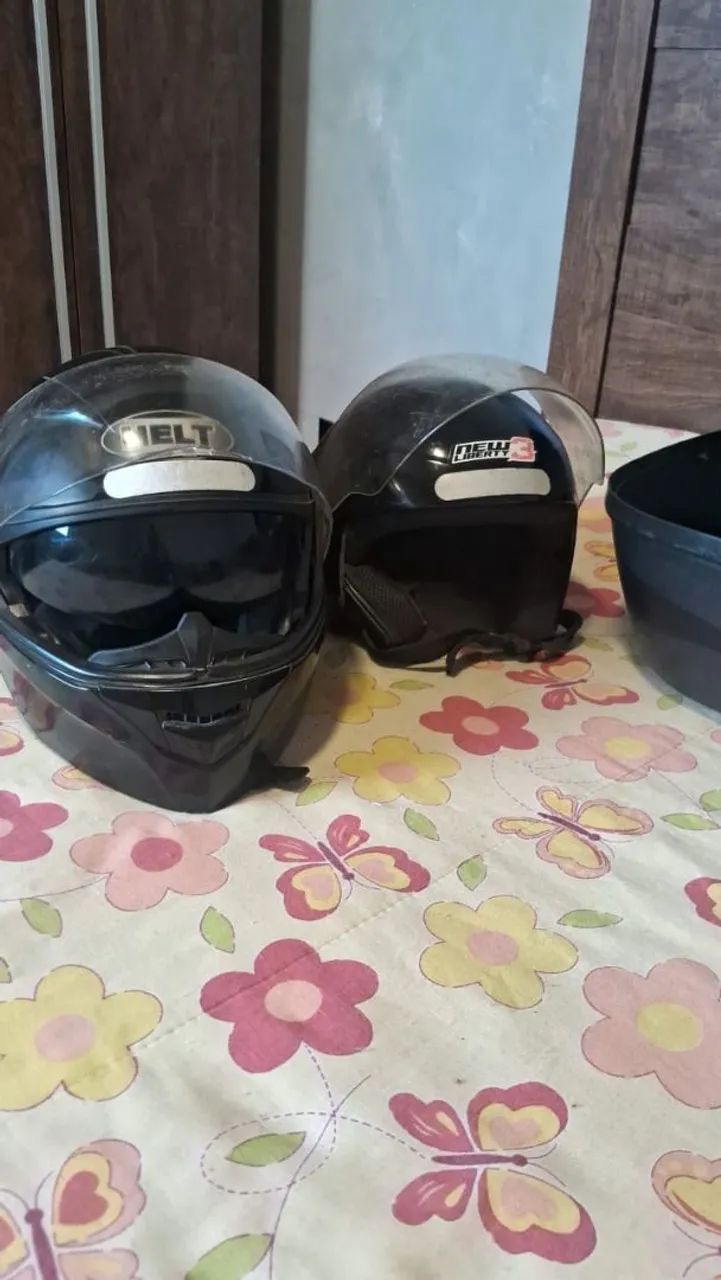Vendo 02 Capacetes semi novos  - Foto 2