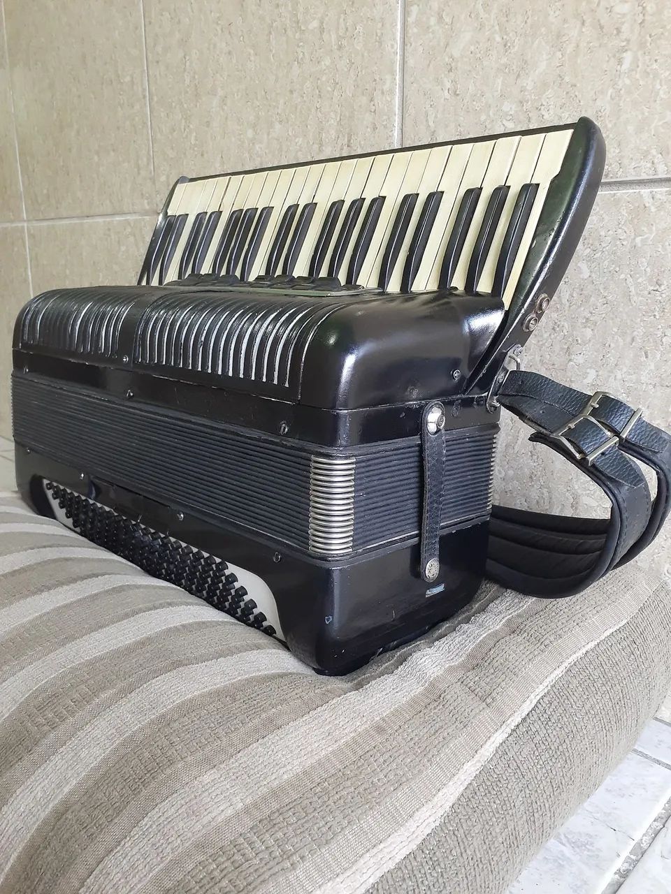 Sanfona 120 baixos  - Foto 3