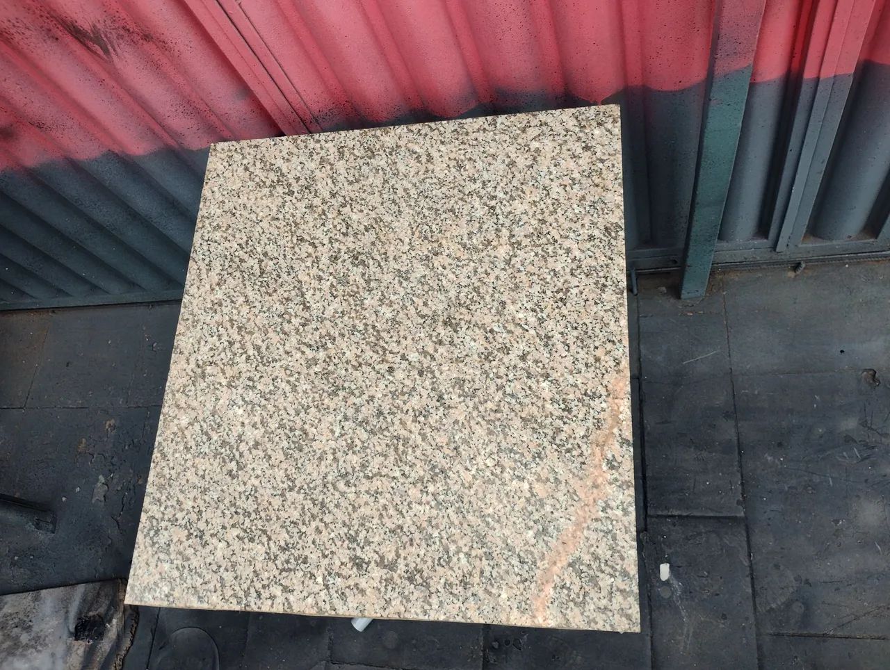 Mesa metal com mármore 65x60 - Foto 3