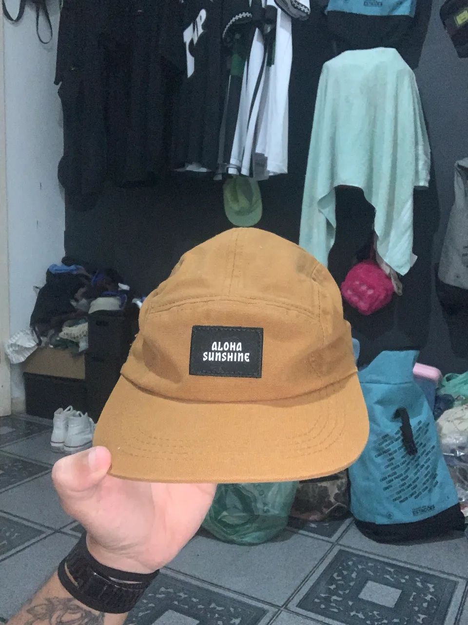 Boné marrom 