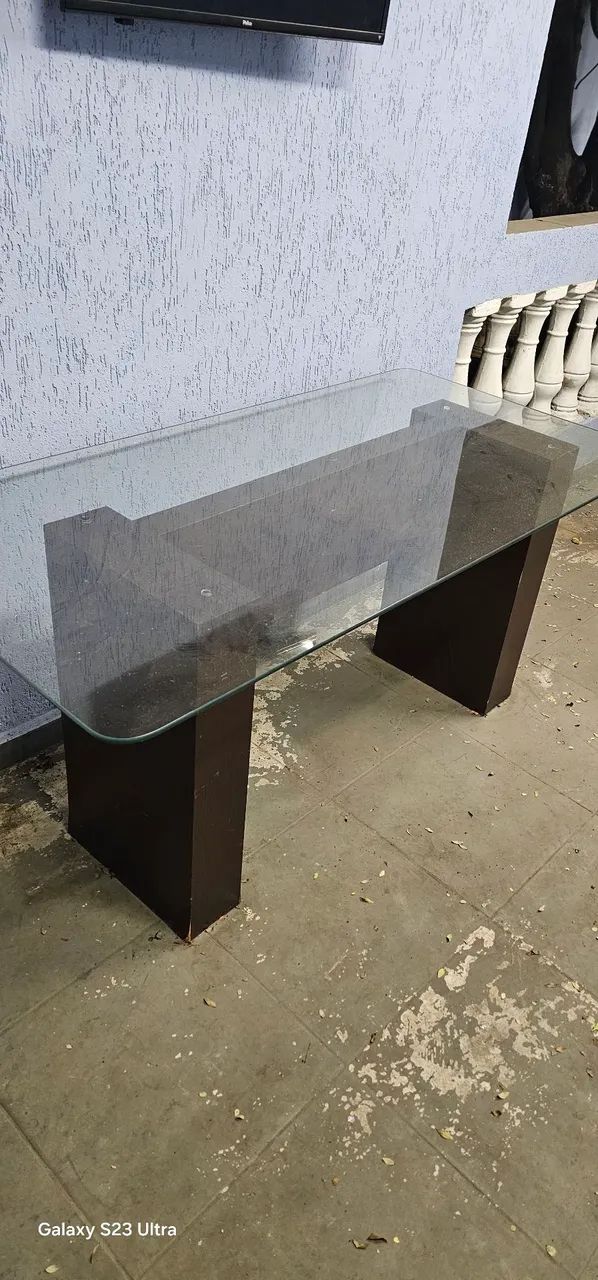 Mesa de vidro com 6 cadeiras 