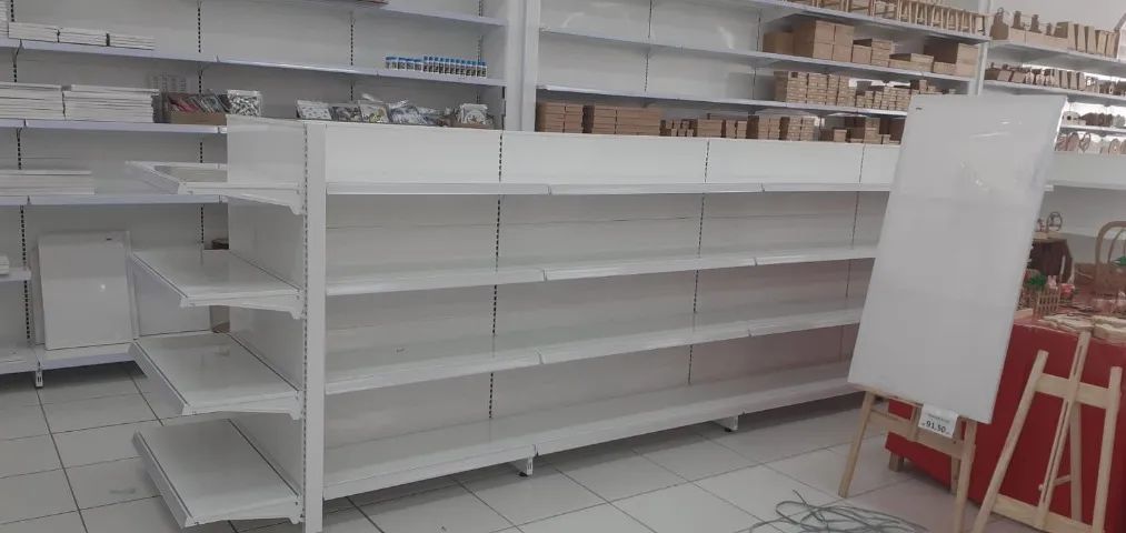 GÔNDOLAS E PRATELEIRAS USADAS - Foto 2