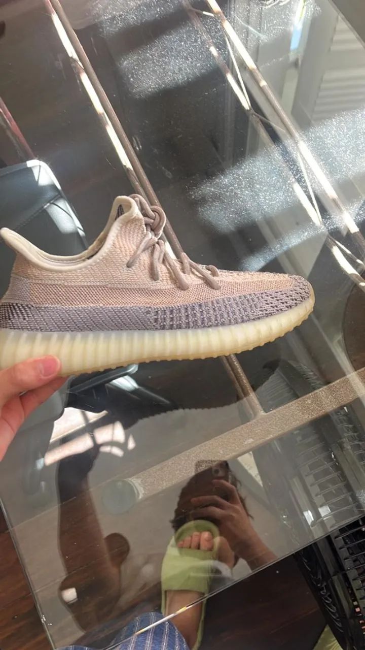 Tenis adidas yezzy - Foto 2