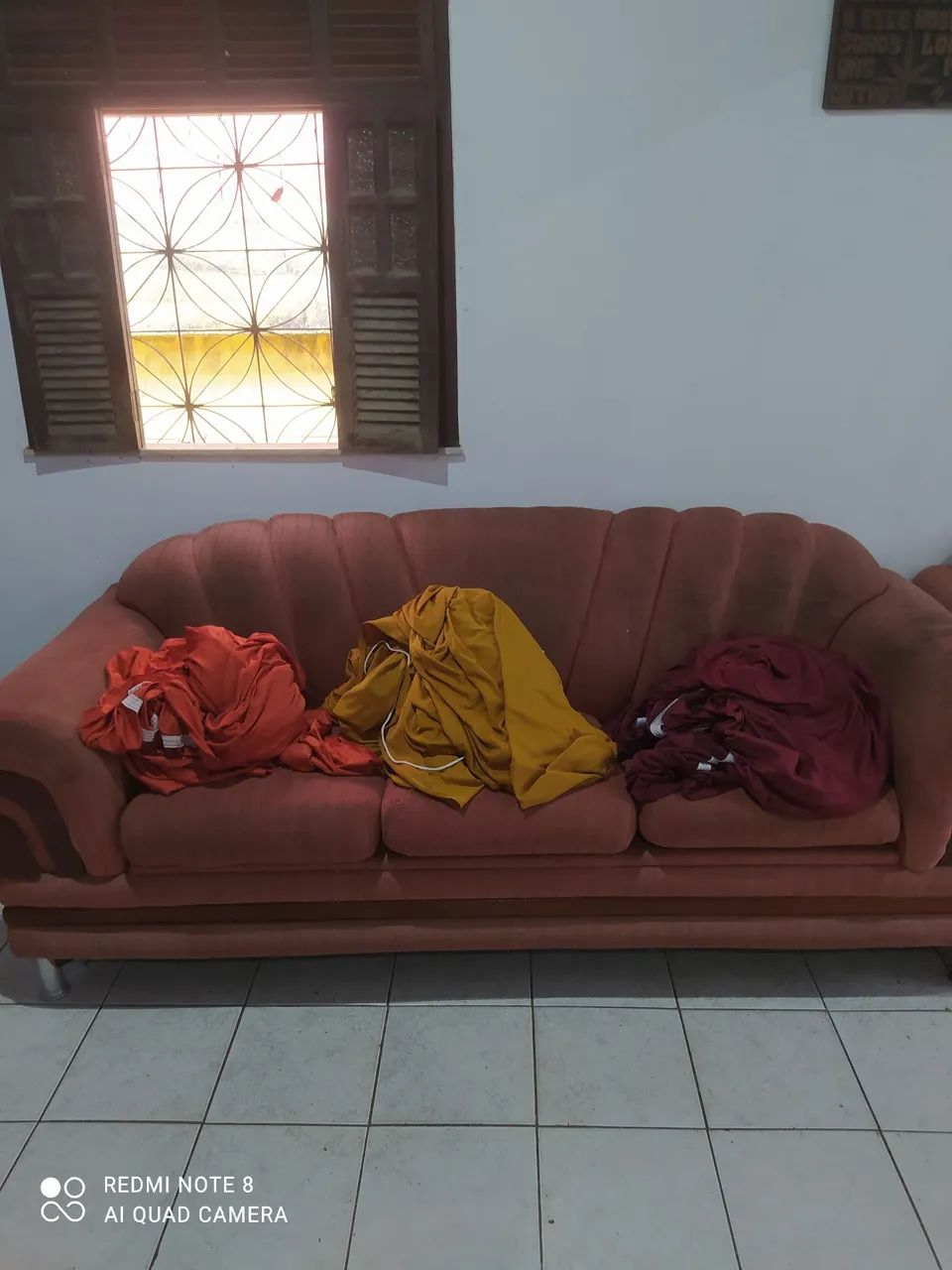 Sofá 2 e 3 lugares (vendo ou troco por celular) - Foto 3