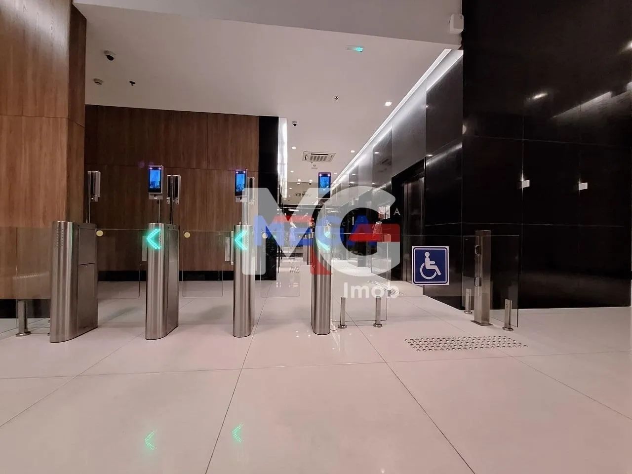 Sala Comercial à venda 66m² em Messejana - Foto 2