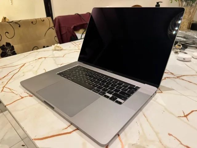 MacBook Pro 2019 15" i7 em Ótimo Estado e com Carregador Original/ Parcelo e Entrego - Foto 5