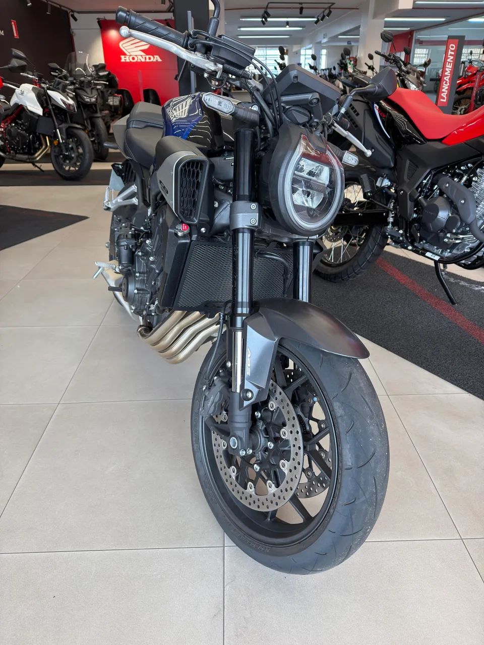 CB 650R -CLOUTCH  SEMI NOVA  - Foto 2