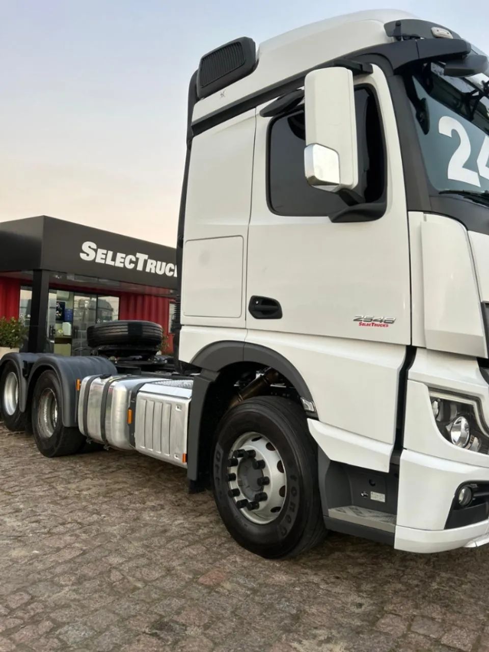 Mercedes-Benz Actros 2548 6x2 - Foto 2