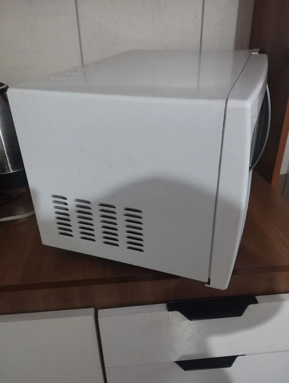 Vendo microondas Eletrolux 20L - Foto 5