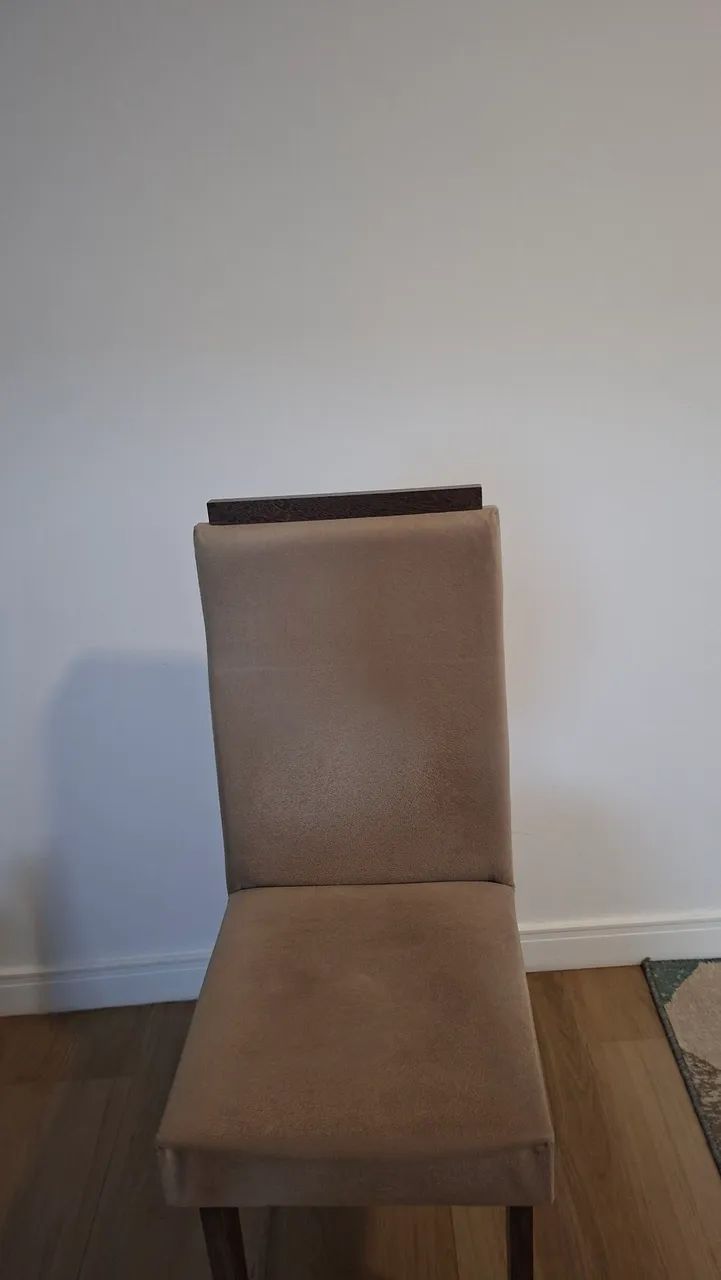 Vendo mesa de jantar com 6 cadeiras - Foto 2