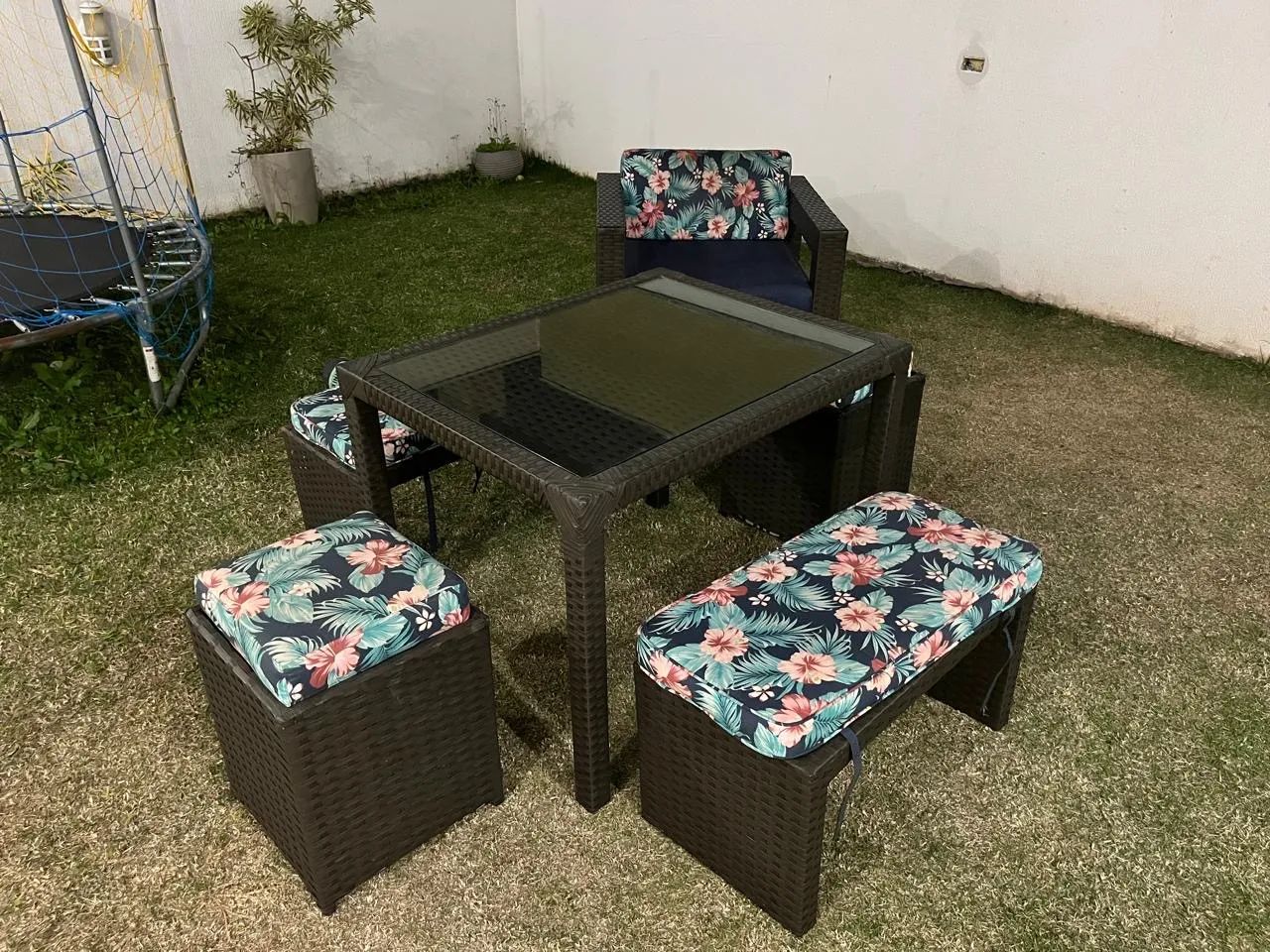 Mesa com bancos para área externa 