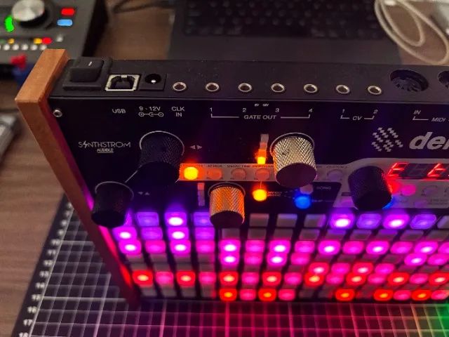 Synthstrom Deluge - Foto 2