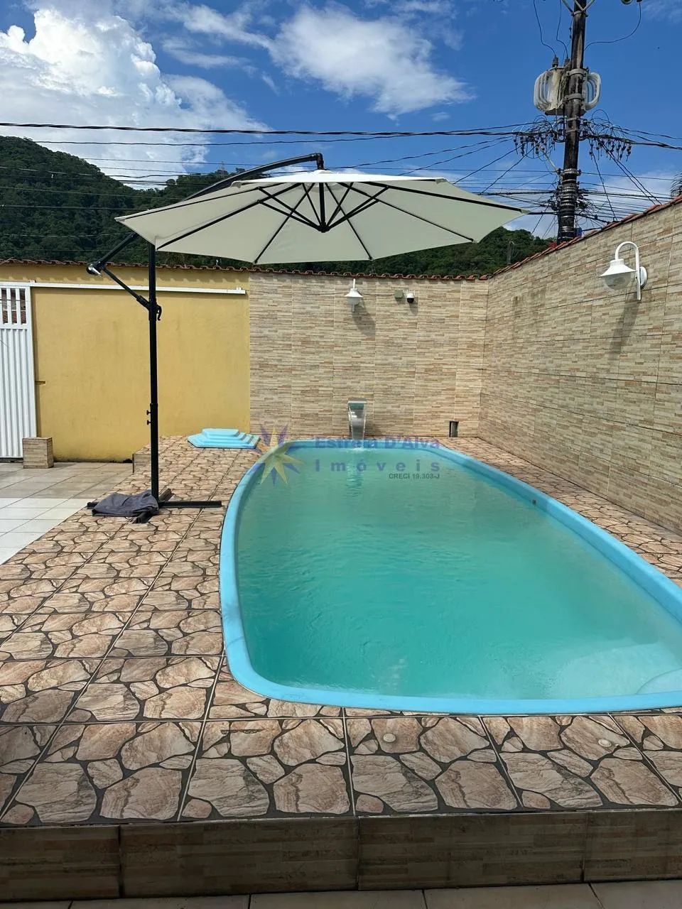 Casa em Jardim Silveira - Mongaguá