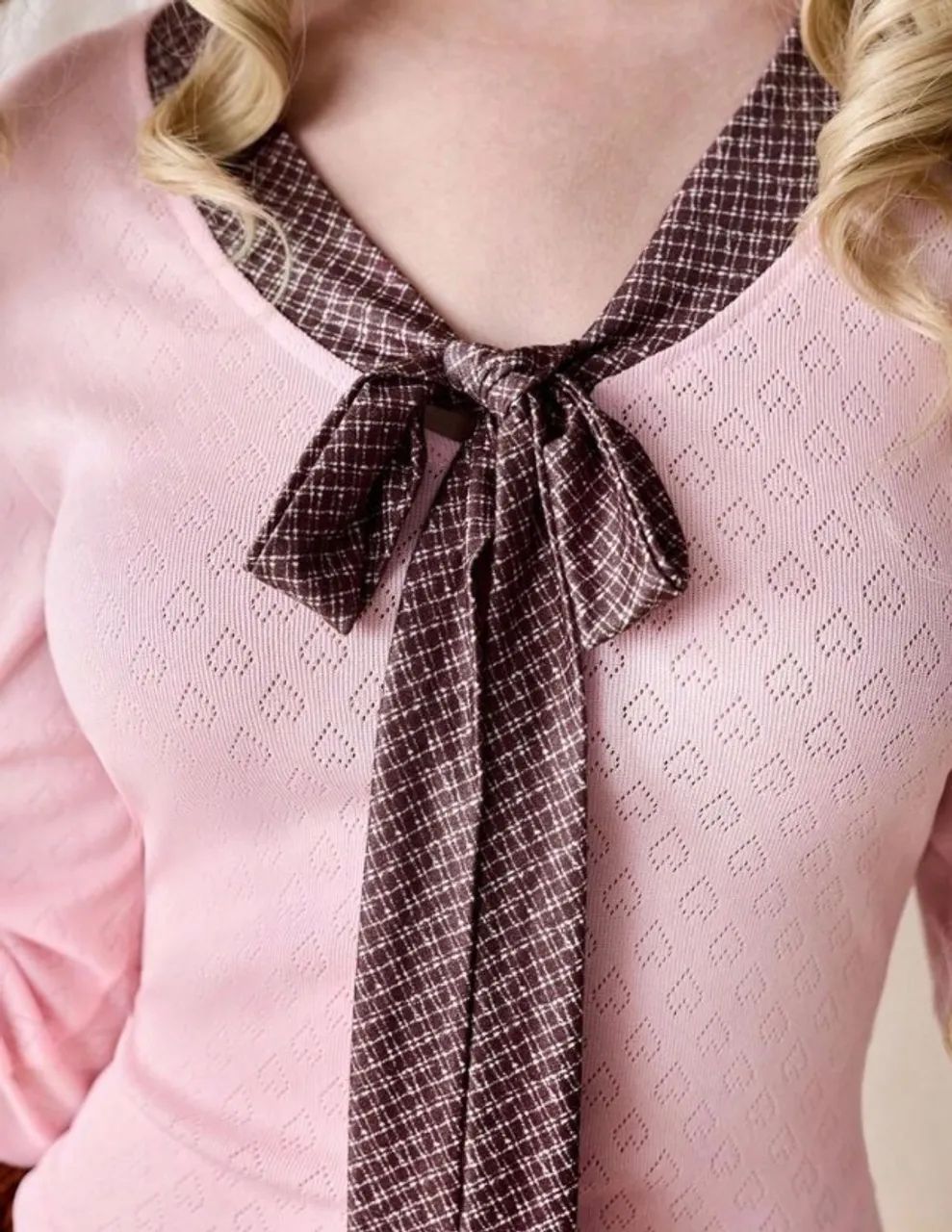 Blusa rosa com gravata marrom - Foto 3