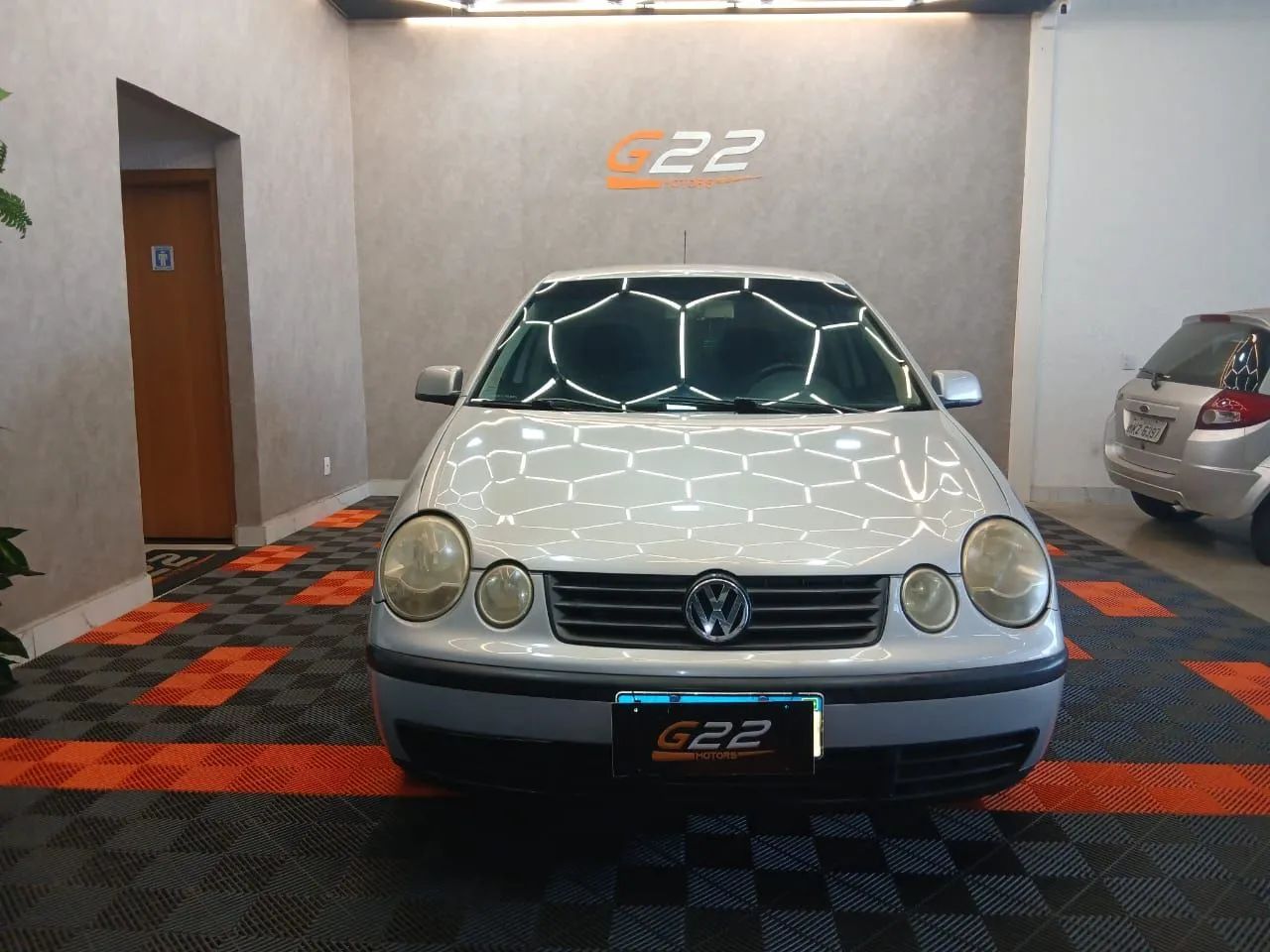 Volkswagen Polo Sedan 1.6 MI 101cv 8V 4P 2004