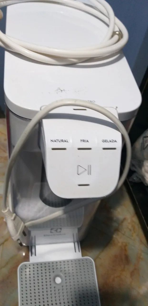 Bebedouro electrolux (com defeito)