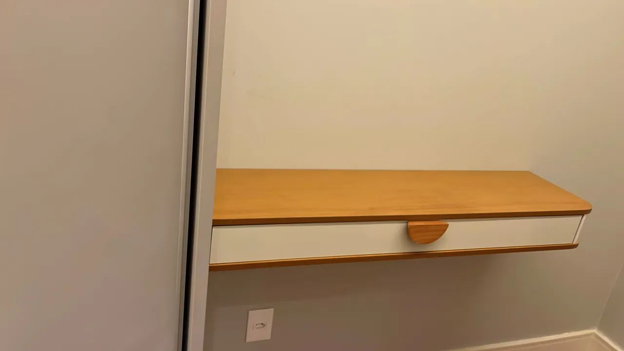 Prateleira suspensa 