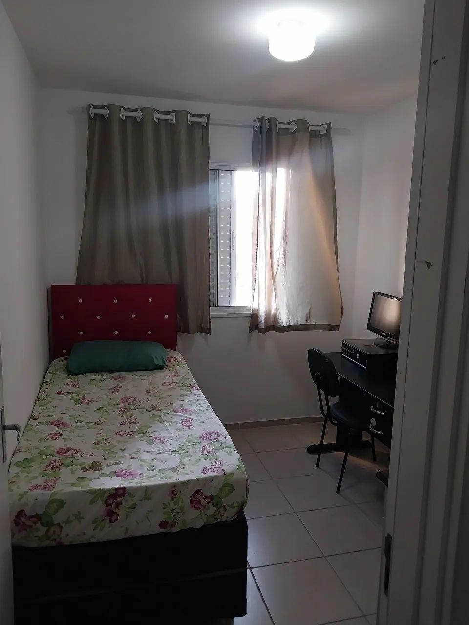 Alugo quarto individual em apartamento compartilhado 