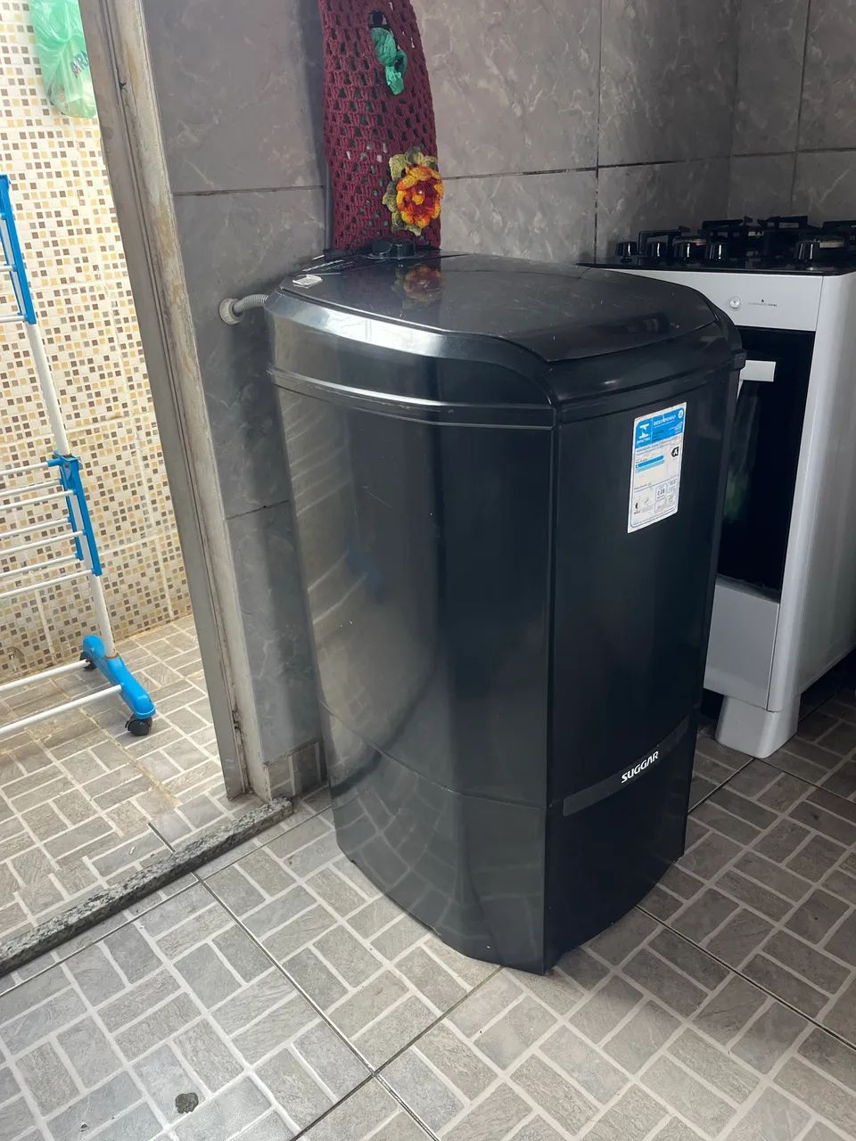 Máquina de lavar preta - Foto 4