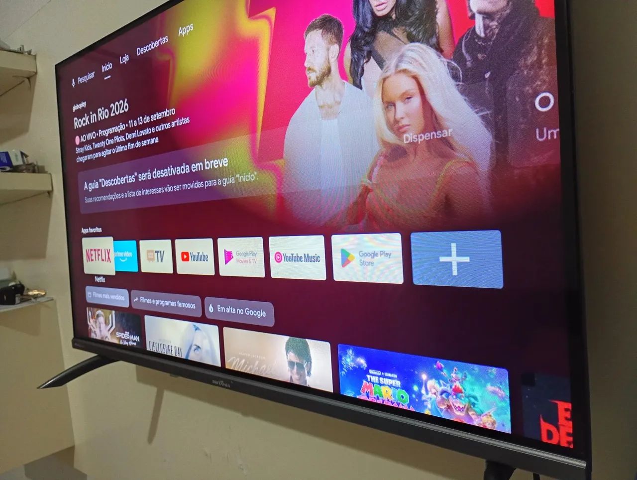 Vendo uma TV smart 32 polegadas com wi-fi Netflix YouTube Disney HBO Globo play muito 