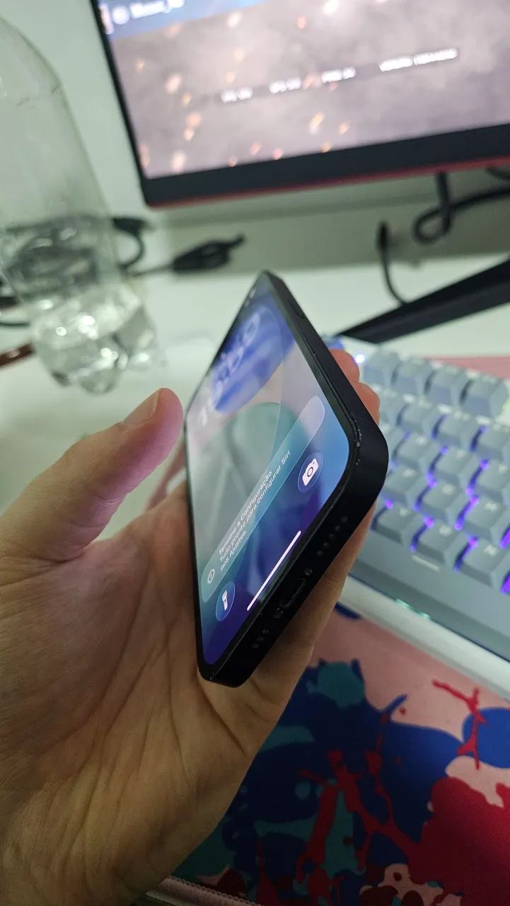 Iphone 13 preto, saúde da bateria em 75%, com caixa e cabo original. - Foto 4