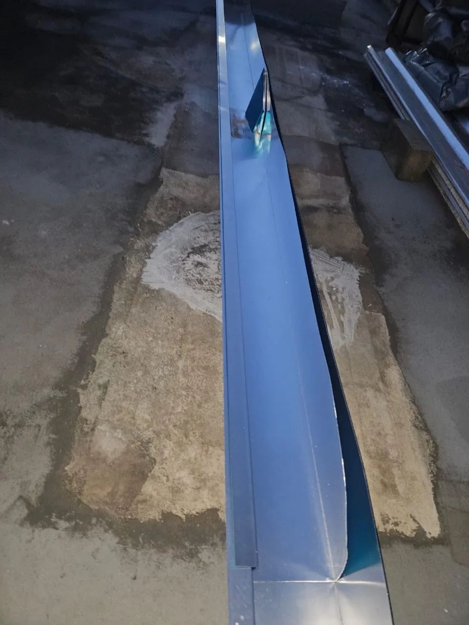 Calha de alumínio de 10 mts (novinha, sem uso!!!)