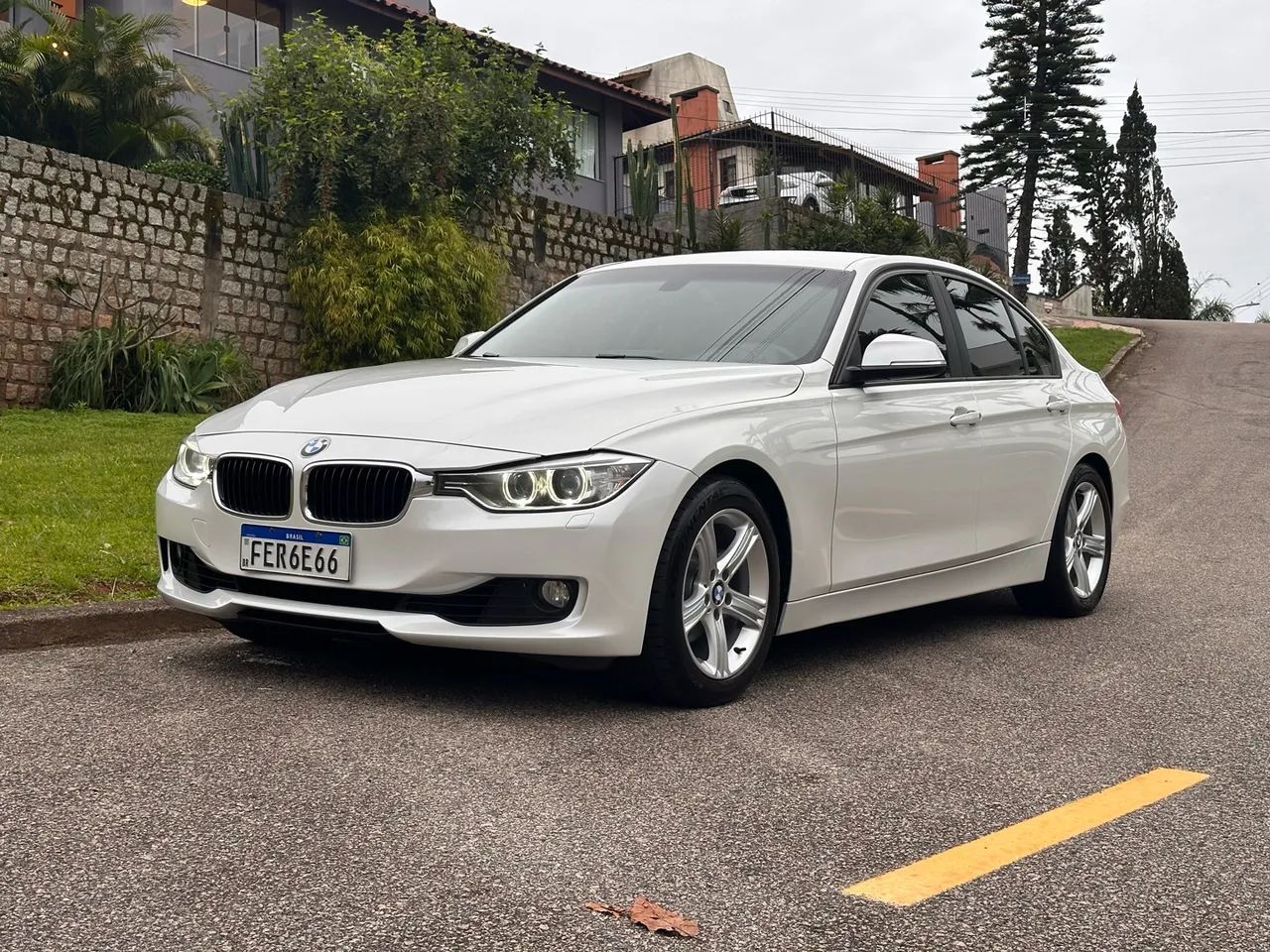 BMW 320I A 2.0 Turbo/activeflex 16V 184cv 4P 2014