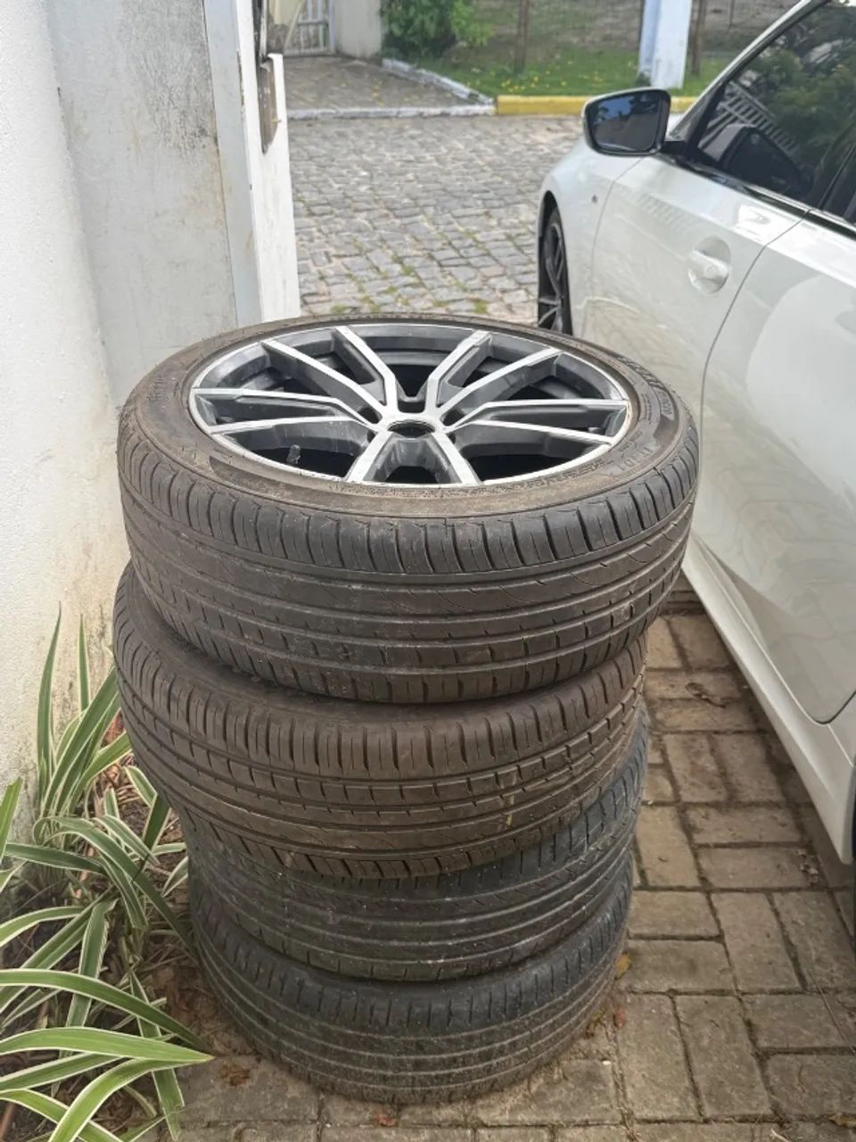 Conjunto de rodas bmw aro de 18+ 2 pneus zero 