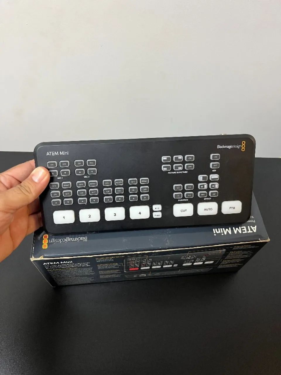 ATEM Mini Blackmagic Design - Switcher para Transmissões - Foto 5