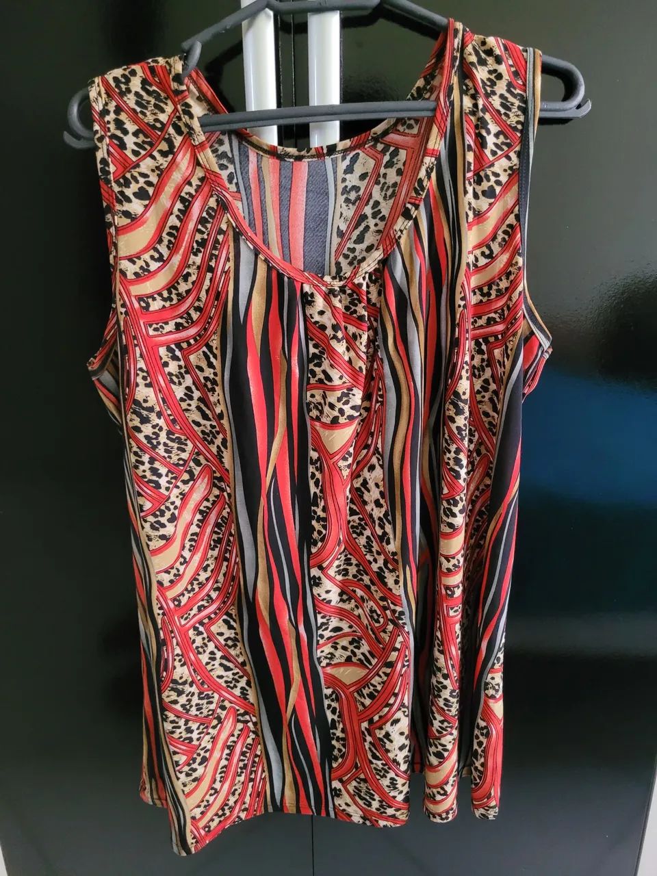 4 Blusas estampadas - Tamanho G + Bermuda G - Foto 4
