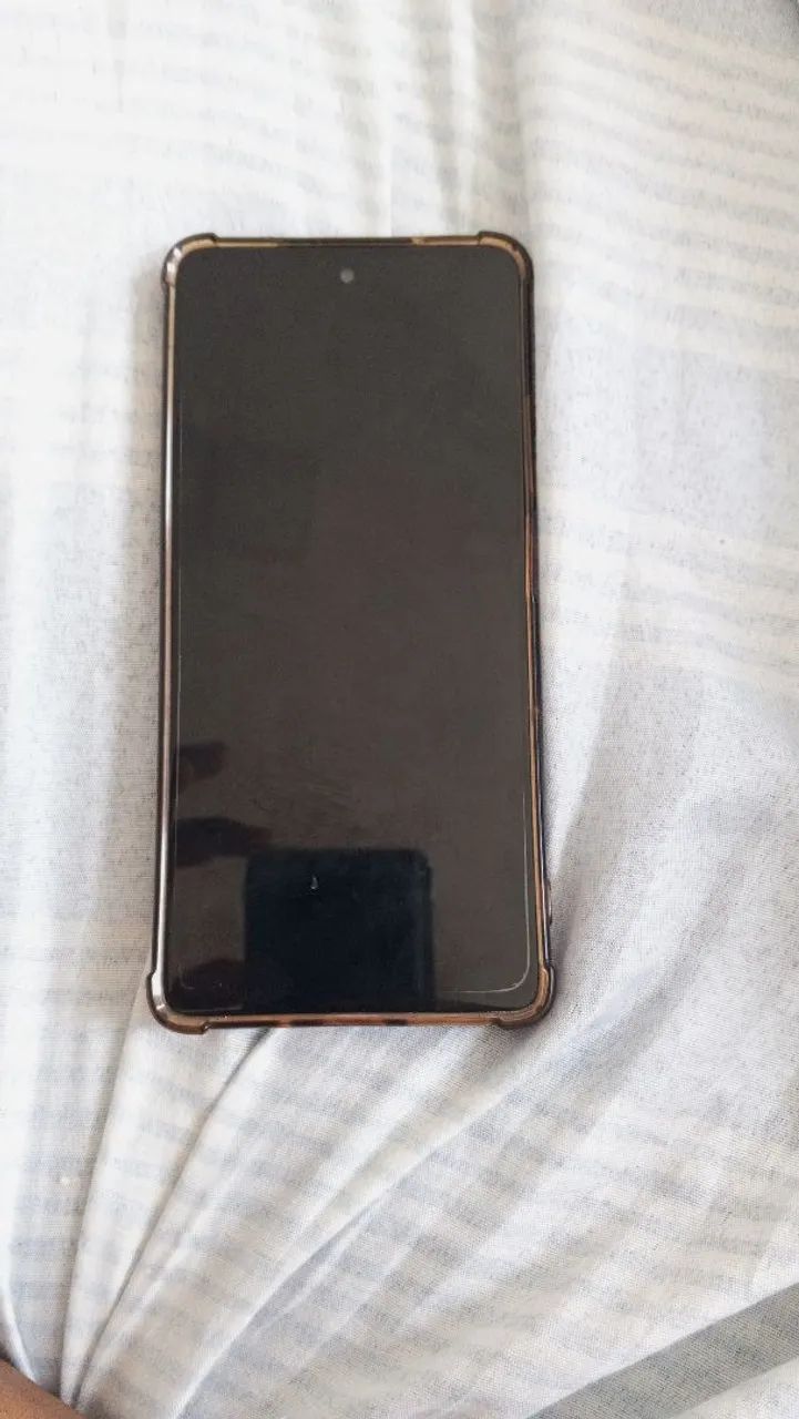 Vende-se Moto G75 com a placa mãe queimada 