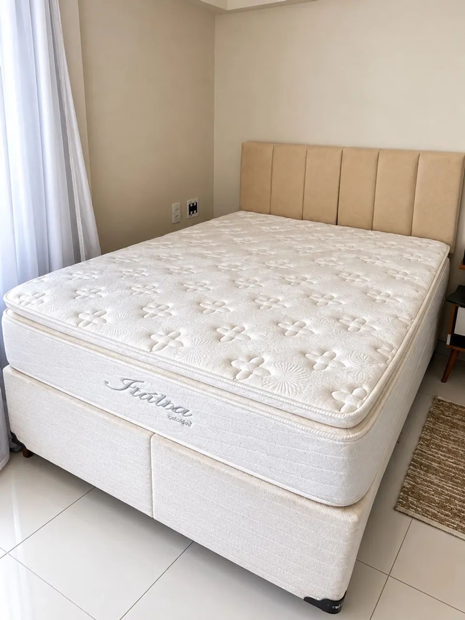 Vendo cama box casal com cabeceira