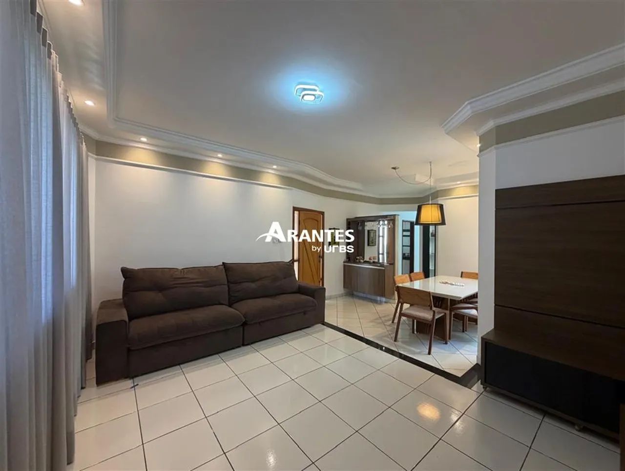 Casa com 174,89m² 3 quartos à venda no bairro Granada