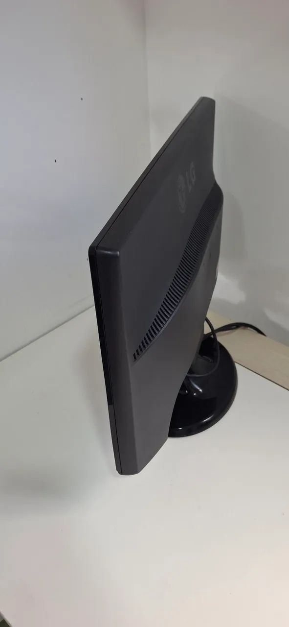 MONITOR LG WIDESCREEN 22"" - EM OTIMO ESTADO  - Foto 5