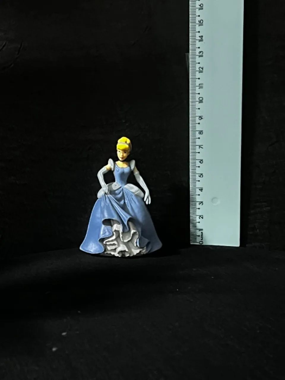 Boneca Cinderela miniatura da Disney