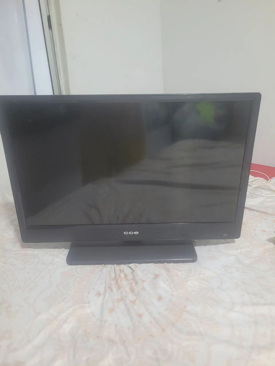 TV SMART CCE 32" POLEGADAS FUNCIONANDO NORMAL 100% 