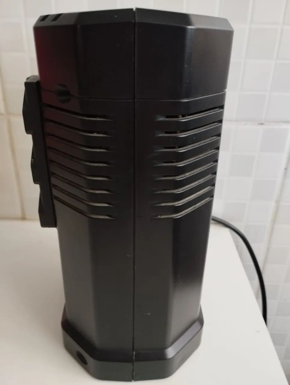 Estabilizador APC Hexus 500VA / 500W - Perfeito estado, funcionando 100% - Foto 5