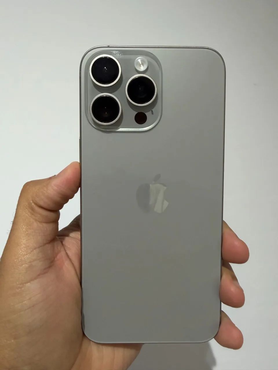 iPhone 15 Pro Max 256GB - Titânio Natural - Foto 2
