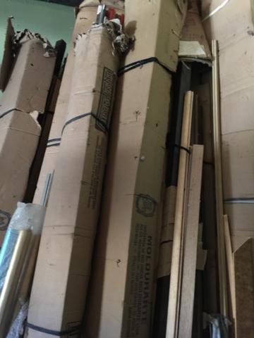 Vendo 800 metros de molduras ainda na caixa