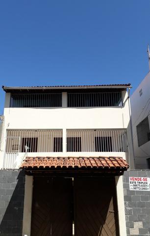 Casa Térrea em Itapuã, 2/4 com garagem