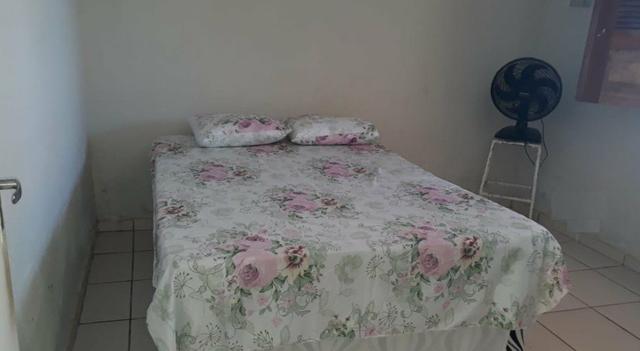 Casa simples com 4 quantos a 2 minutos da praia atalaia - Foto 6