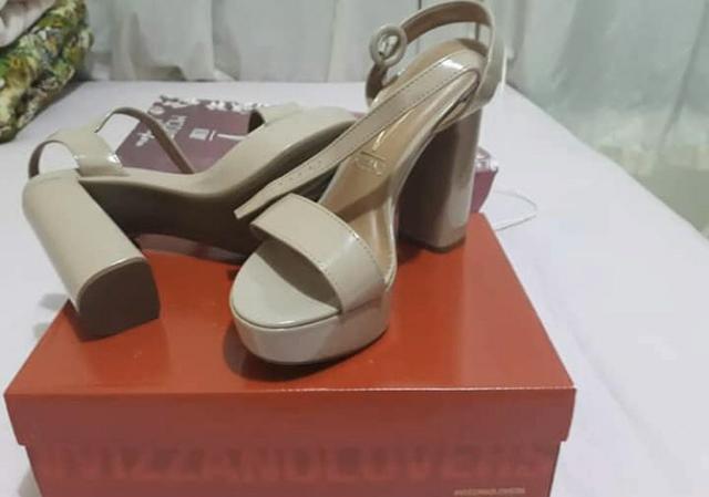Vendo sandália alta Vizzano - Foto 4