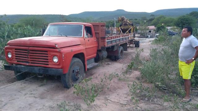Perfuratriz de Poço Artesiano + Caminhão Ford para transporte - Foto 4