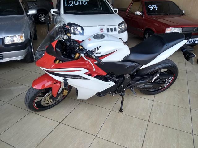 CBR 600F 2012/2012 com 46km, troco em Golf ou carro de maior valor - Foto 6