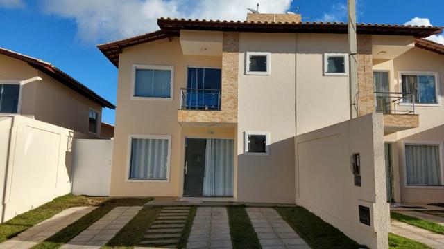 Casa em Cond. Fechado a venda, bairro Candeias