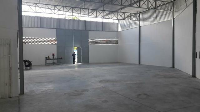 Alugo ou Vendo Galpão com mesanino uma ótima Loc. R$5.000,00 /400m2 venda R$800.000,00 - Foto 6