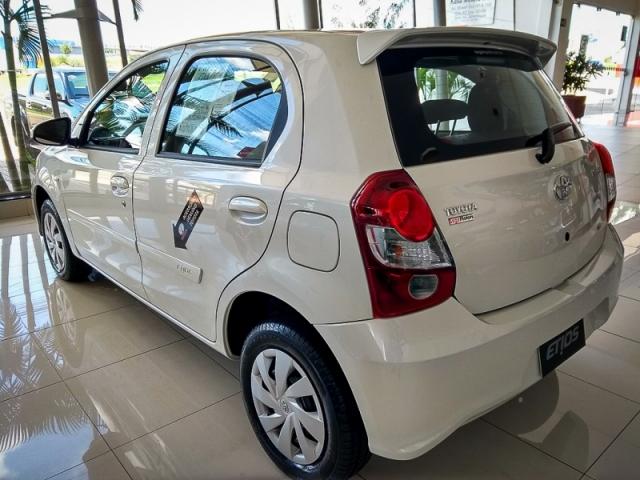 TOYOTA ETIOS 1.3 X 16V FLEX 4P 2019 - Foto 4